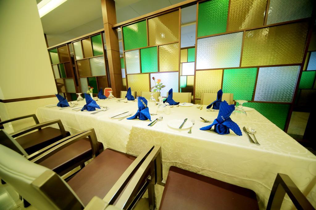 Hotel Africana Кампала Экстерьер фото