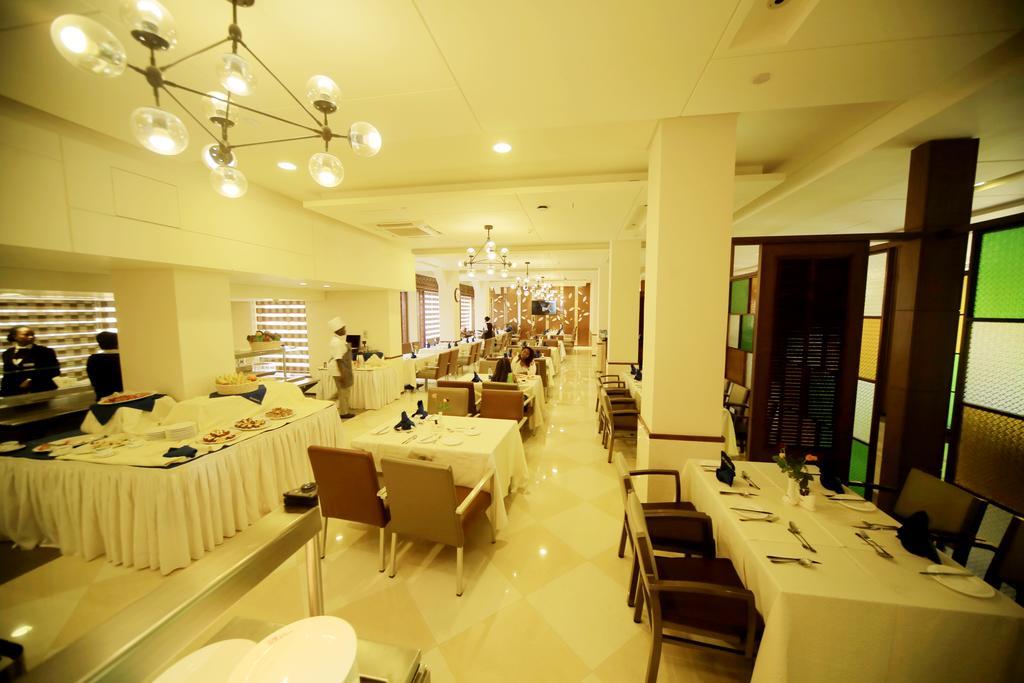 Hotel Africana Кампала Экстерьер фото