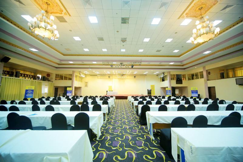 Hotel Africana Кампала Экстерьер фото