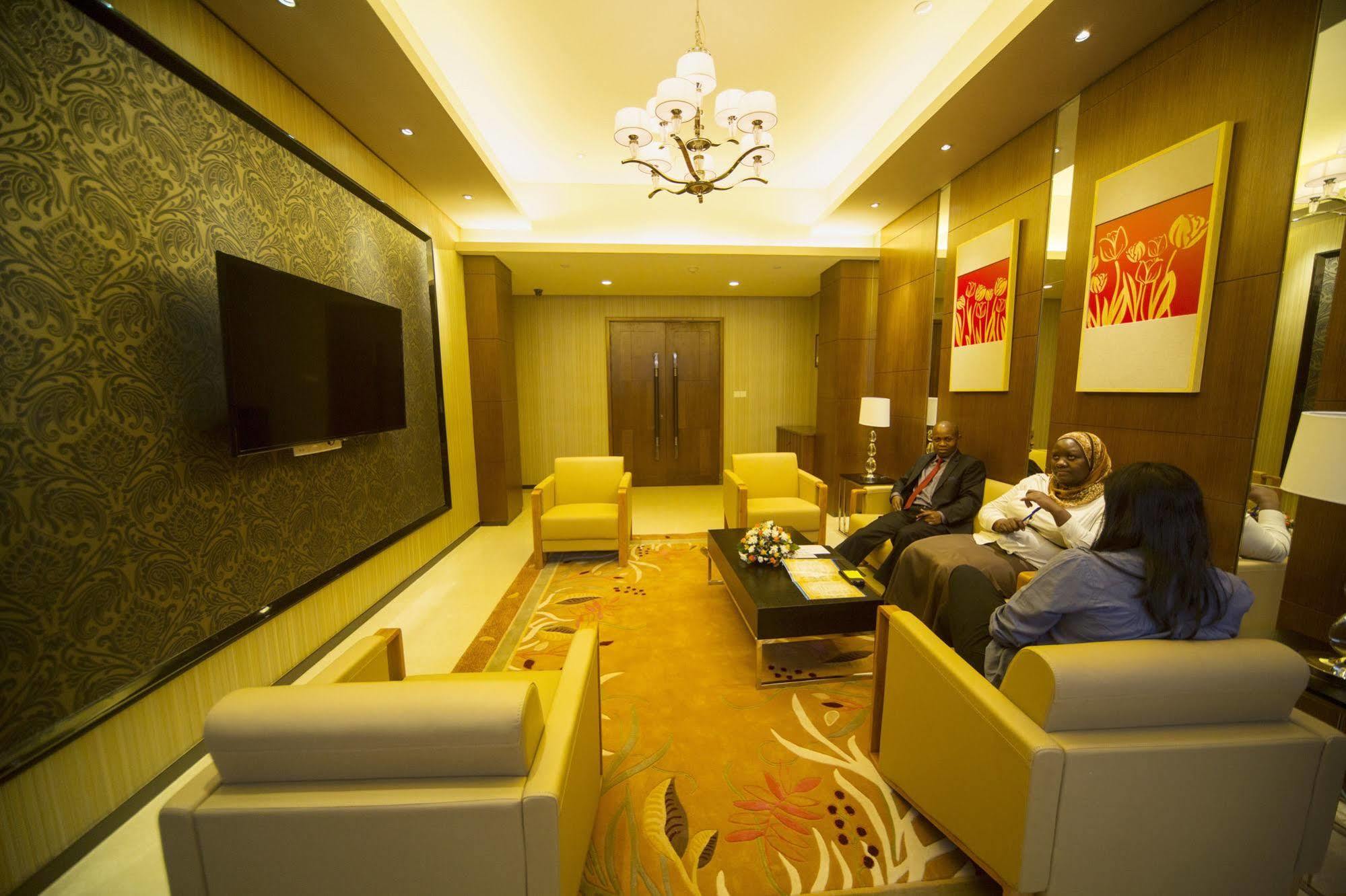 Hotel Africana Кампала Экстерьер фото