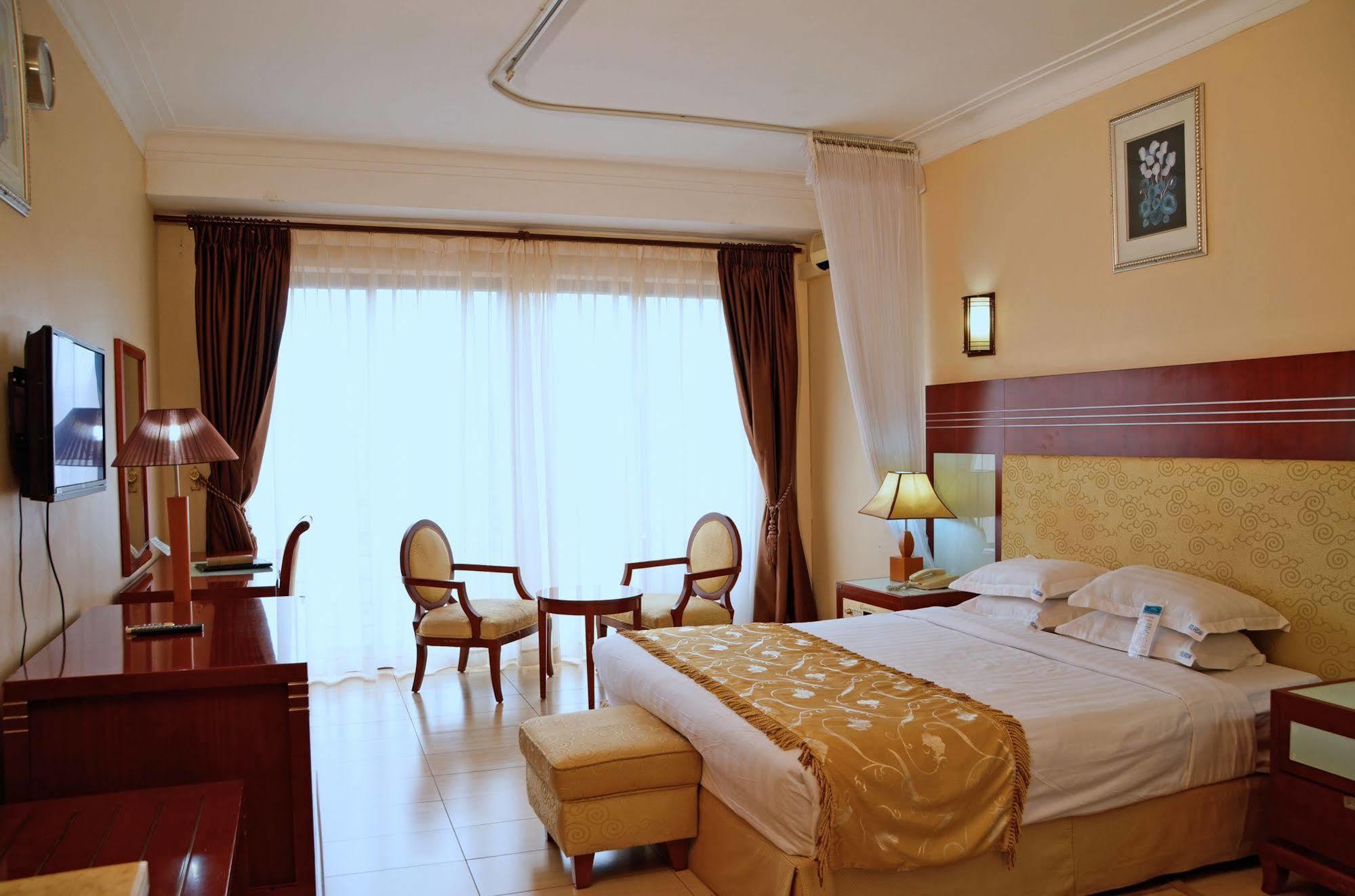 Hotel Africana Кампала Экстерьер фото