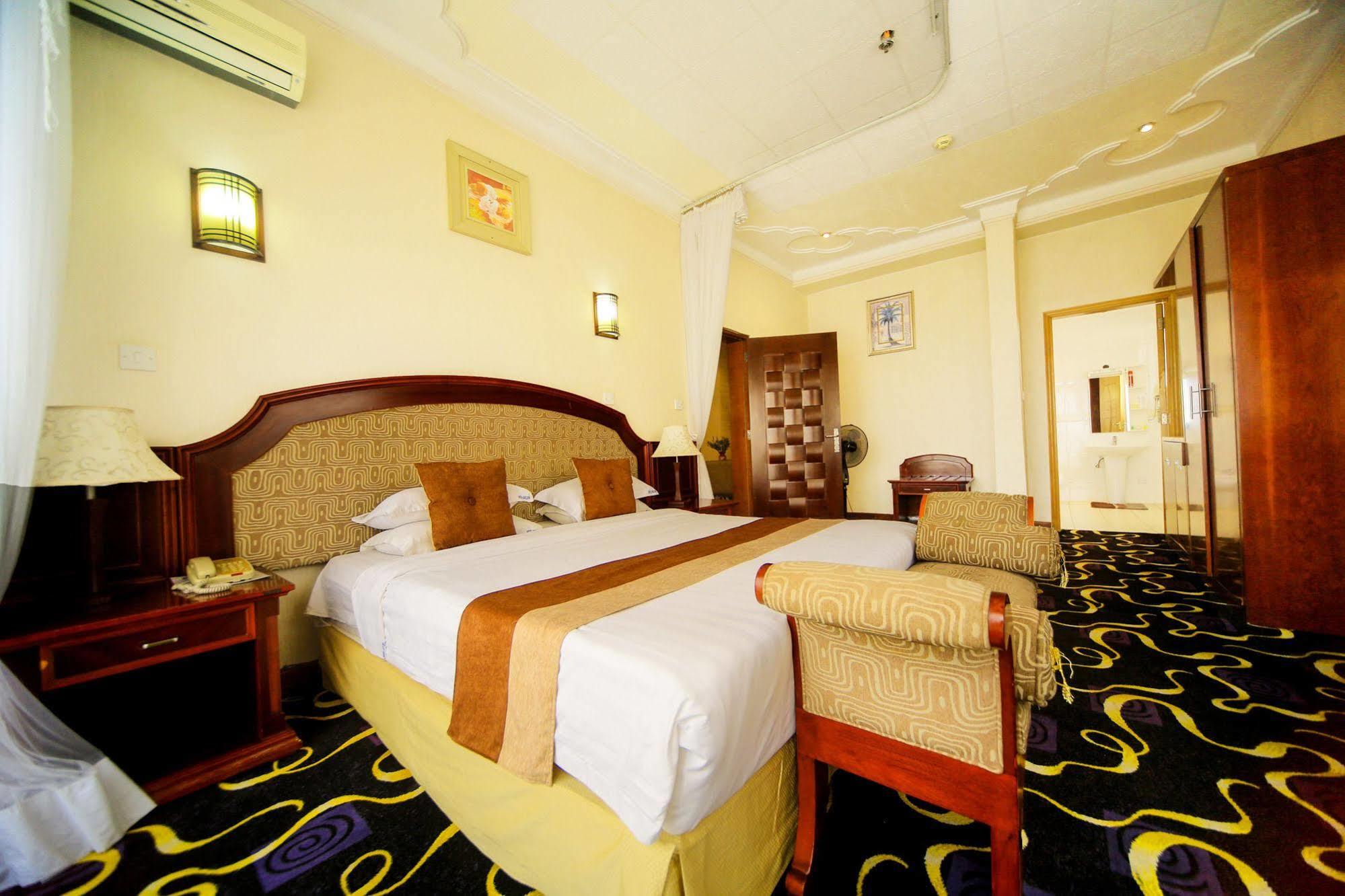 Hotel Africana Кампала Экстерьер фото
