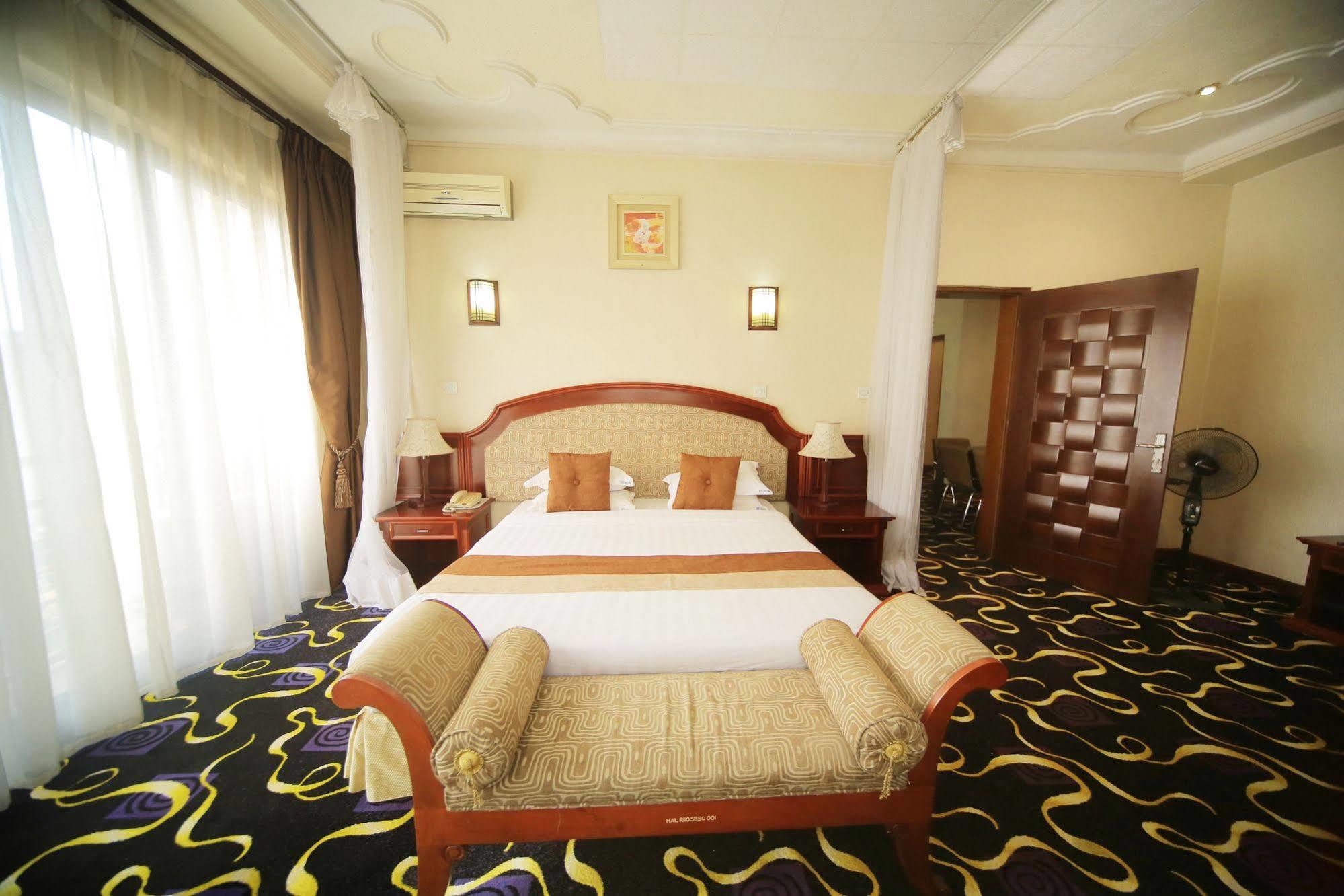 Hotel Africana Кампала Экстерьер фото